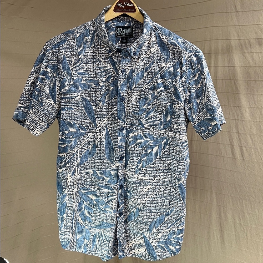 Retrofit blue and pink Casual Button Down men’s Shirt - Picture 2 of 5
